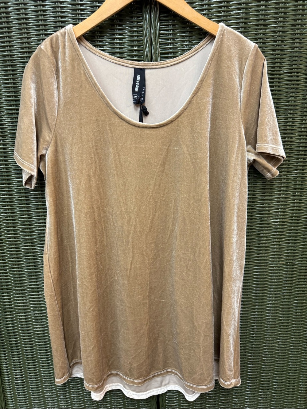 NWT Agnes & Dora Champagne Gold Crushed Velvet Everyday Tee Short Sleeve Top XL